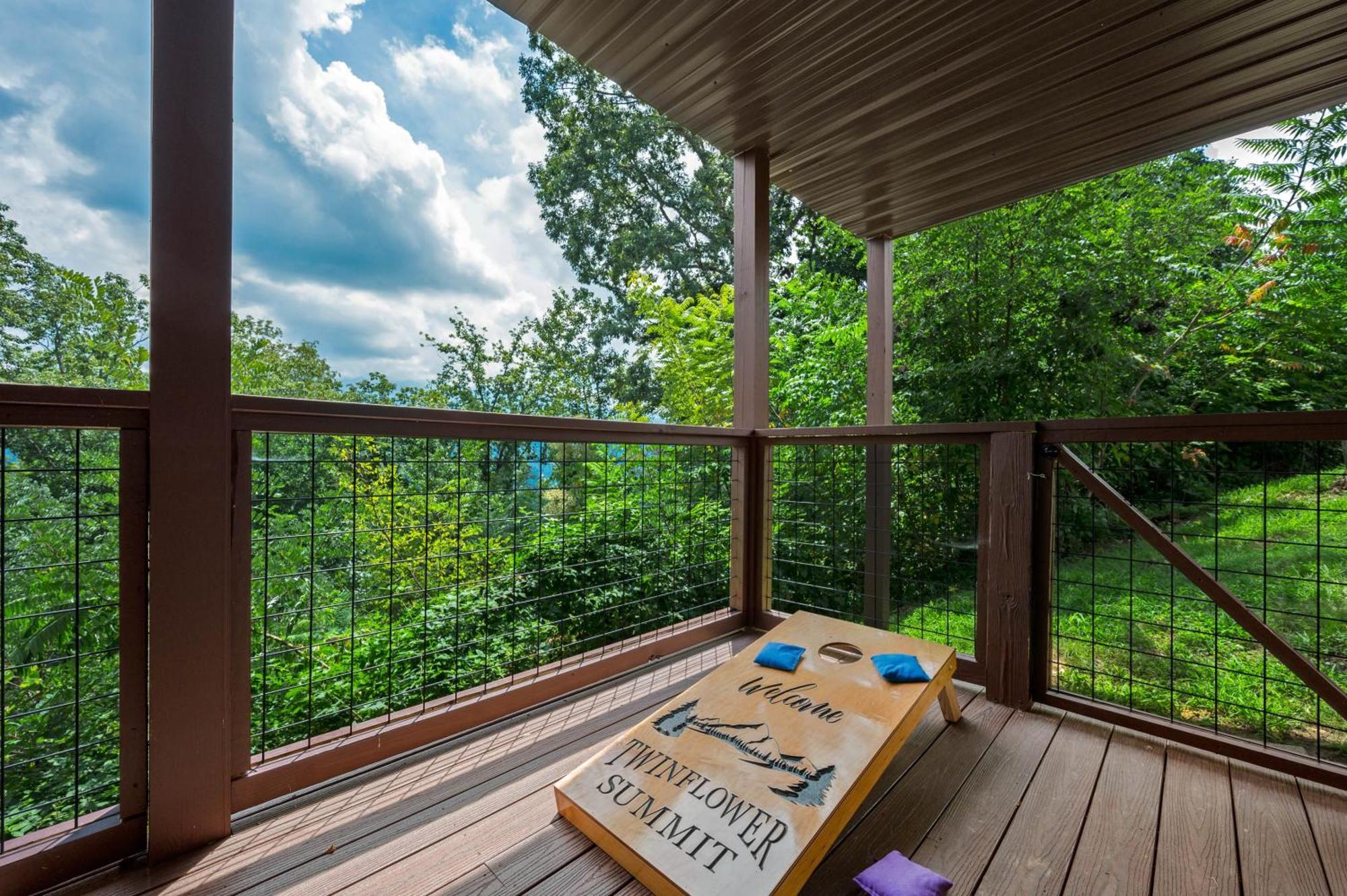 Twinflower Summit - Incredible Views, Pet Friendly! 蓋特林堡 外观 照片